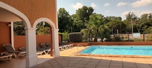 Pool - Fully Equipped 2-Bedroom Apartment in the Gulf of St. Tropez (Cogolin)
