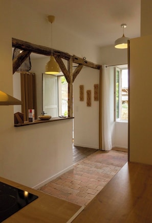 Interior - 80 m² Vacation Rental + 20 m² Studio - Sleeps 8 - Puy du Fou (Mauléon)