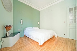 Room - In a quiet area, near the Trocadero (Paris)