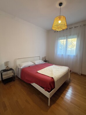 5 slaapkamers, een strijkplank/strijkijzer, gratis wifi