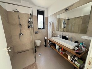 Bathroom - Vrbo Property (Kamilari)