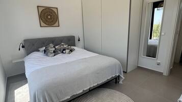 2 bedrooms, in-room safe, iron/ironing board, WiFi (free)