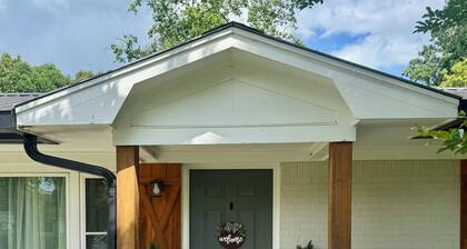 Peaceful 2-bedroom, 1 bath housein charming Lawrenceburg, TN