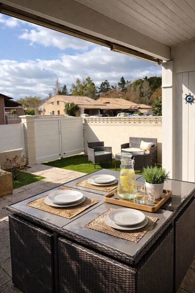 House 10 minutes from the beach—air conditioning—Wi-Fi—parking