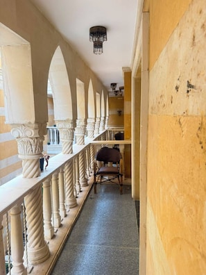Familienzimmer, Blick auf den Innenhof | Ausblick vom Zimmer