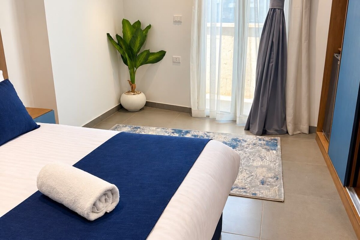 Deluxe Double or Twin Room | Free minibar items, in-room safe, blackout curtains, free WiFi