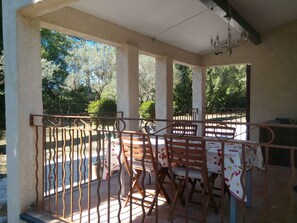 Outdoor dining - COTTAGE LES OLIVIERS AT COTIGNAC (Cotignac)