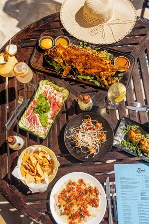 Outdoor dining - Hotel Isla Mujeres Centro (Isla Mujeres)