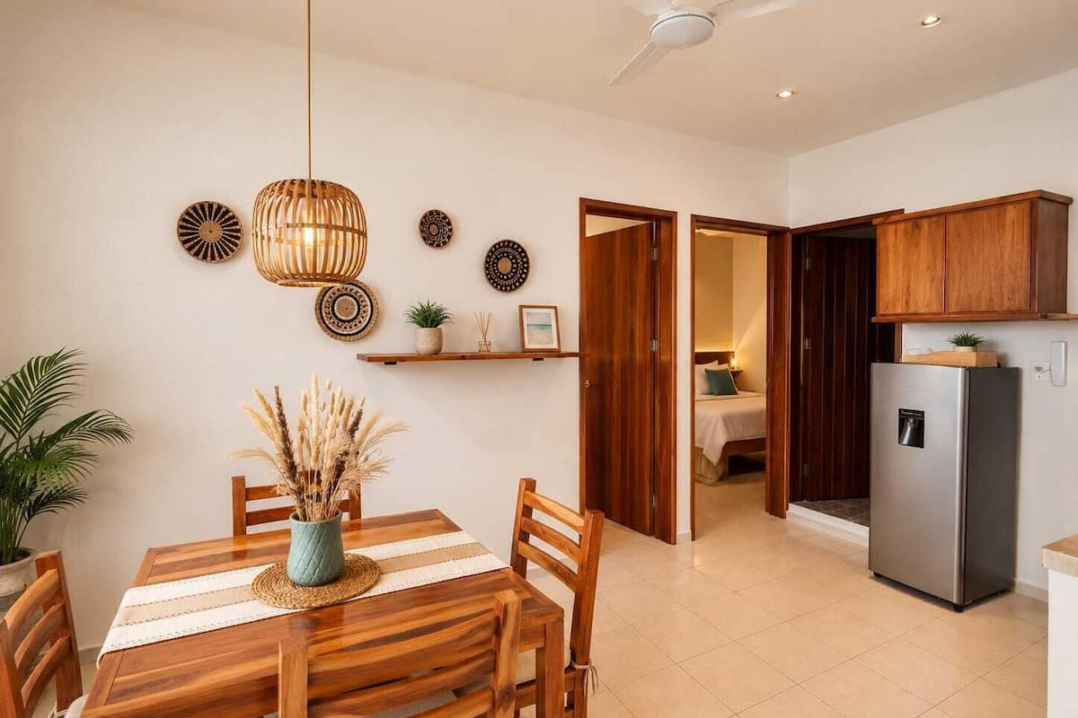 Family Suite | Private kitchen | Toaster, blender, coffee grinder, paper towels