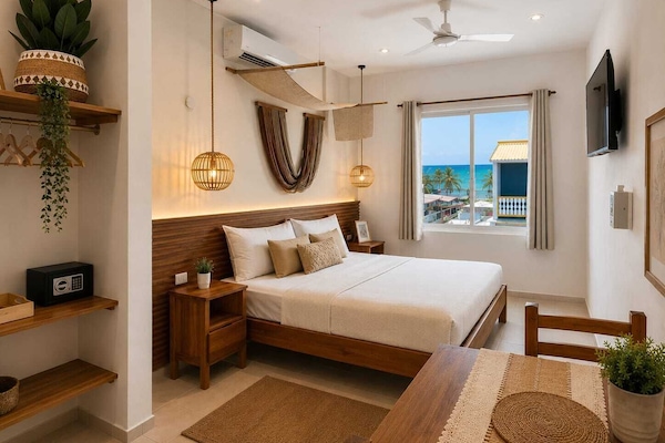 Suite | WiFi (free), bed sheets
