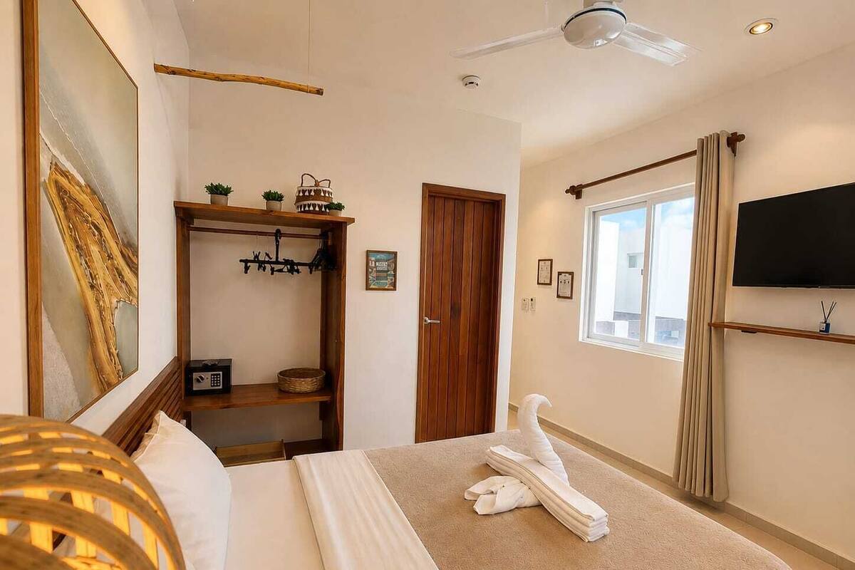 Basic Double Room | Free WiFi, bed sheets