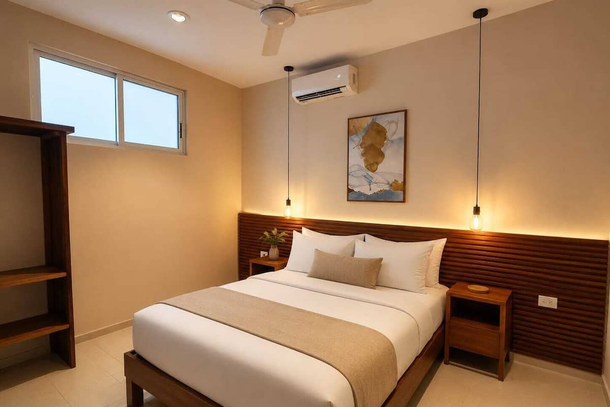 Senior Suite | Free WiFi, bed sheets