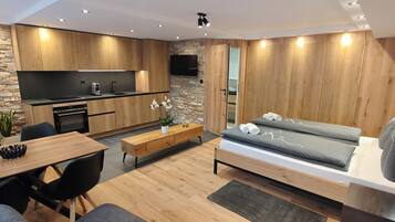 1 bedroom, iron/ironing board, WiFi (free), bed sheets