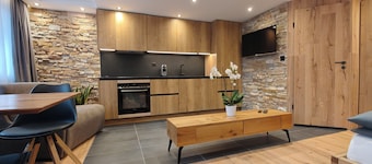 Majing House: Renovated Modern Apartment