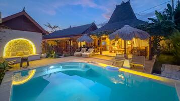 Basic Room, 1 King Bed, Balcony | Pool | Outdoor pool