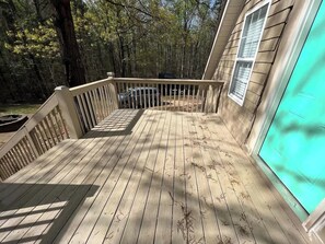 Property grounds - Sleek  Gainesville Apartment mins from downtown (Gainesville)