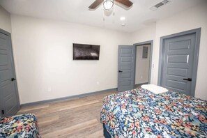 Room - Modern 2 bedroom APT 4 bed min FROM  Dawnsonville (Dawsonville)