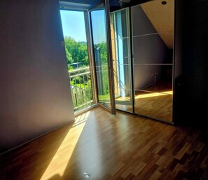 Interior - Villa with Air Conditioning, Netflix, and a Pool (Blegny)