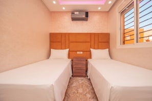 2 bedrooms, iron/ironing board, WiFi, bed sheets - Chic New Appartement Steps from Shops and Restaurants—Your Perfect Urban Retreat (Marrakech)