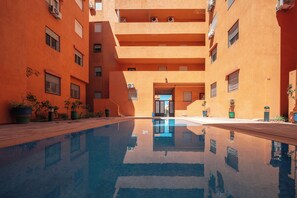 Pool - Chic New Appartement Steps from Shops and Restaurants—Your Perfect Urban Retreat (Marrakech)