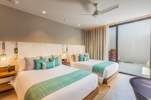 In-room safe, desk, laptop workspace, blackout curtains - Villas at The Club at Solaz  (San José del Cabo)