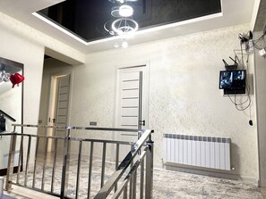 Interior - Cozy 1-bedroom hotel in excellent Tashkent with AC (Tashkent)