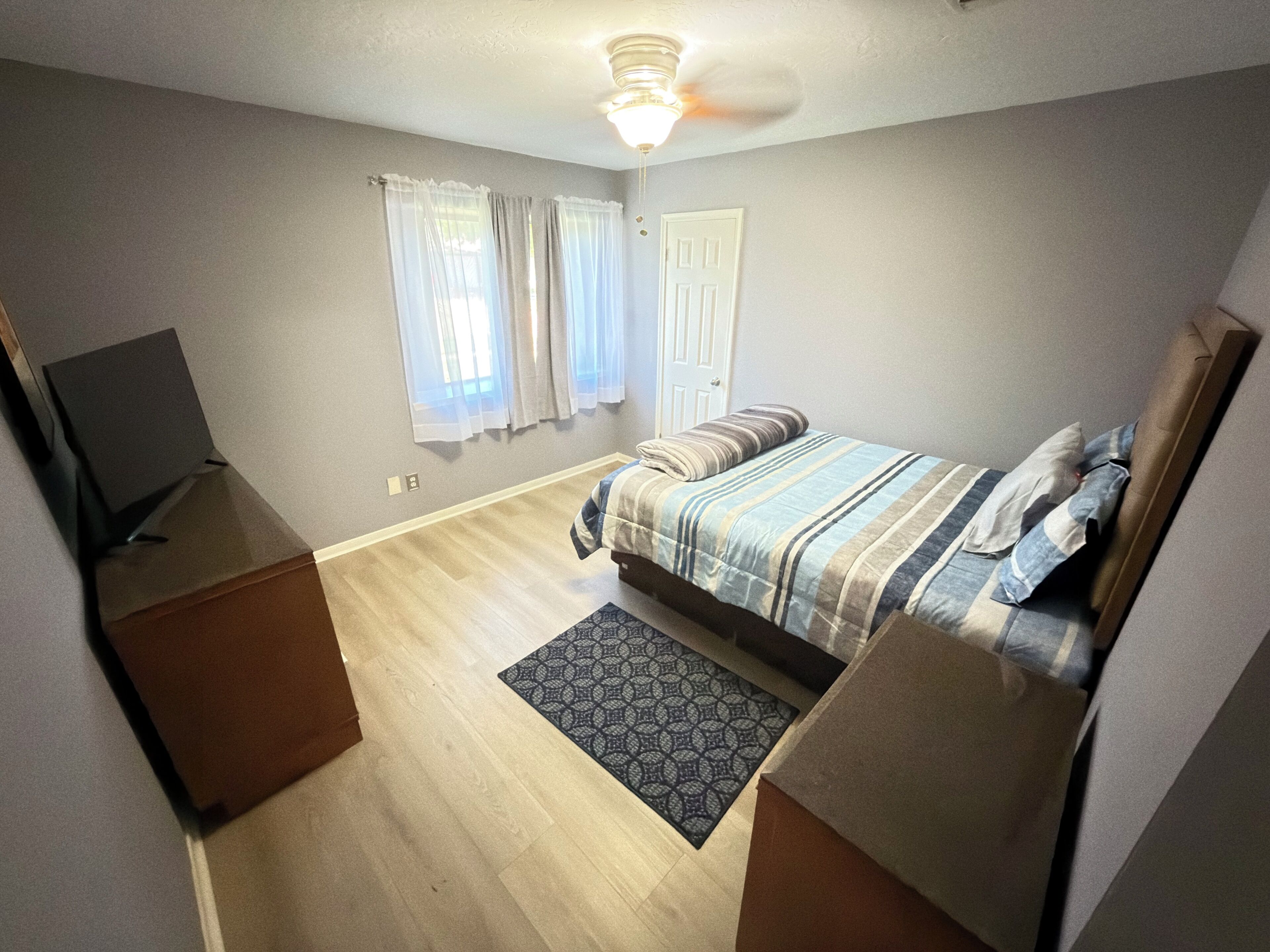 3 bedrooms, WiFi, bed sheets, wheelchair access