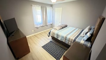 3 bedrooms, WiFi, bed sheets, wheelchair access