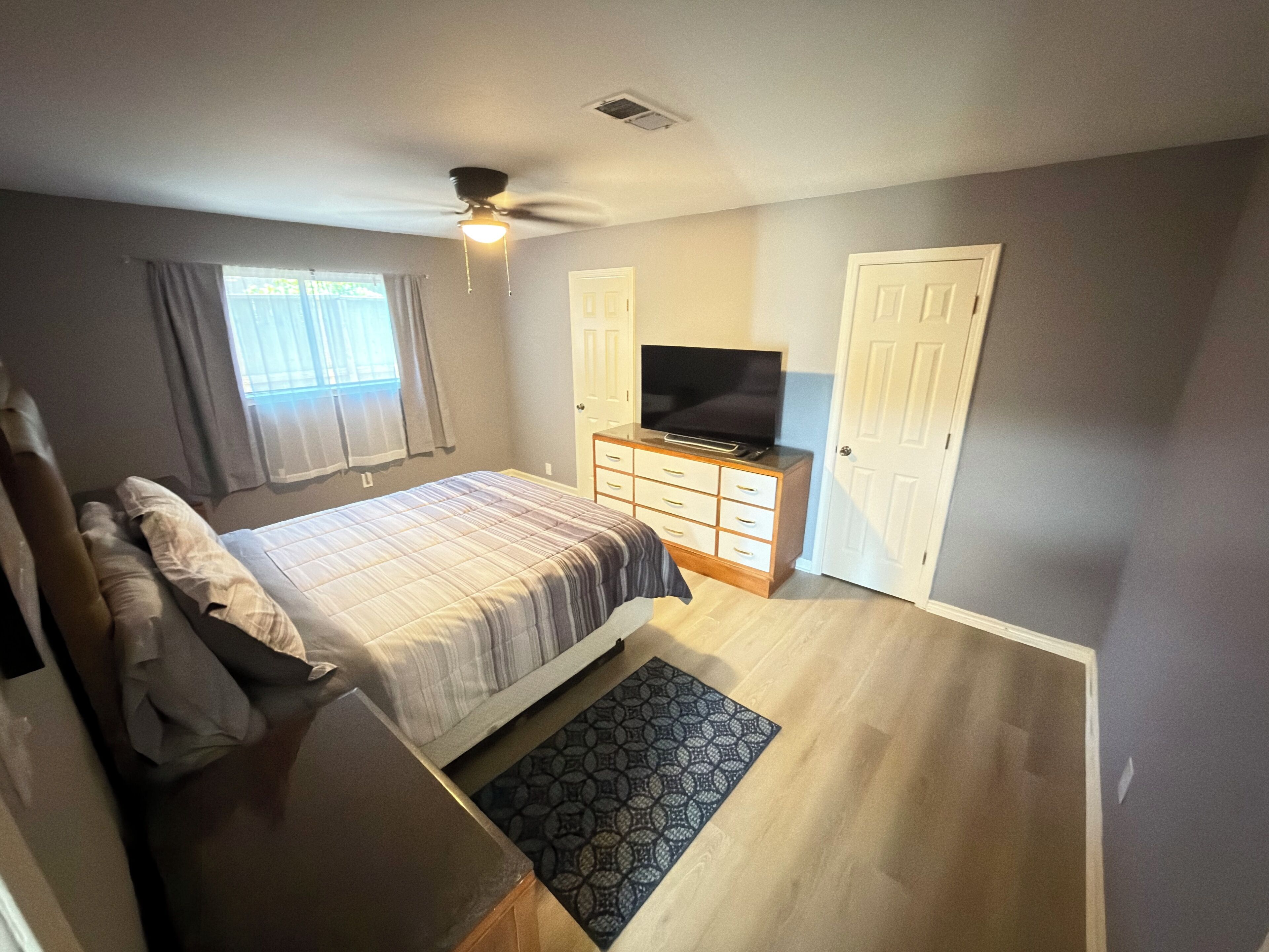 3 bedrooms, WiFi, bed sheets, wheelchair access