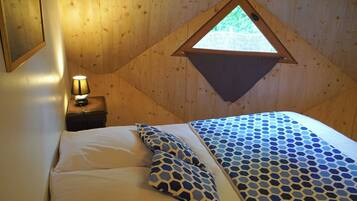 2 slaapkamers, reisbedje, gratis wifi, beddengoed