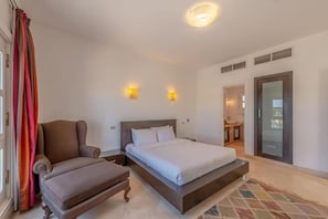 4 Schlafzimmer, Bügeleisen/Bügelbrett, WLAN, Bettwäsche