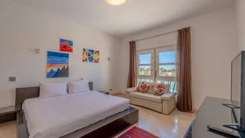 4 habitaciones, tabla de planchar con plancha, wifi y ropa de cama