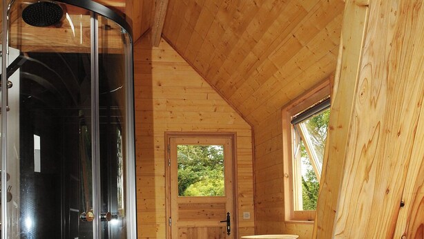 Dining - A tiny house in a quiet meadow—the perfect place to unwind. Sauna (Nivillac)