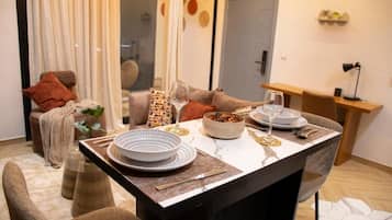 Studio, balkon, uitzicht op bergen | Interieur