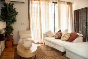 Studio, Balcony, Mountain View | Living area - LE DANORE VIP APPART hotel (Yaoundé)