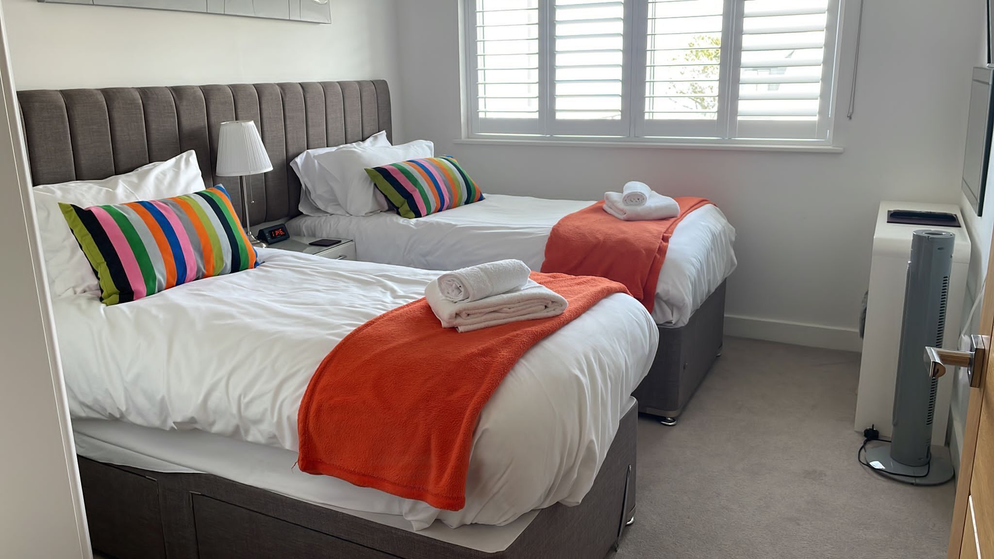 2 chambres, fer et planche à repasser, Wi-Fi gratuit, draps fournis