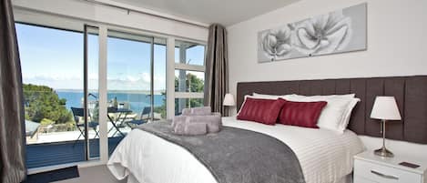 2 bedrooms, iron/ironing board, WiFi (free), bed sheets