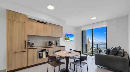 501 High-Rise 1BR - Rooftop pool