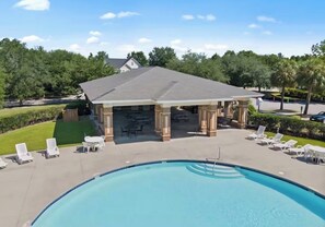 Pool - 4BR Lexington Home - Pool, Fishing Pond, Firepit. Stylish and Cozy Home (Lexington)