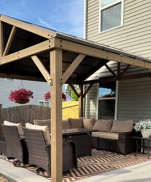 Unclassified image, 5 of 55, button - 4BR Lexington Home – Pool, Fishing Pond, Firepit, Sleeps 8 (Lexington)