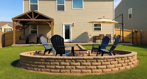 4BR Lexington Home - Pool, Fishing Pond, Firepit. Stylish and Cozy Home