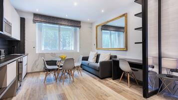 Laptop workspace, iron/ironing board, free WiFi, bed sheets