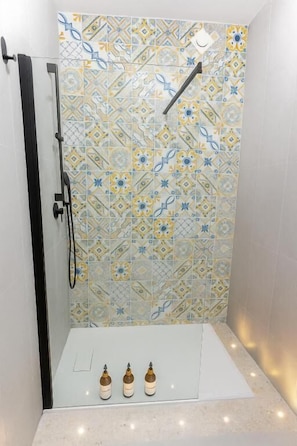 Bathroom - Apartment Facing the Sea Parking Beach (Porto San Giorgio)