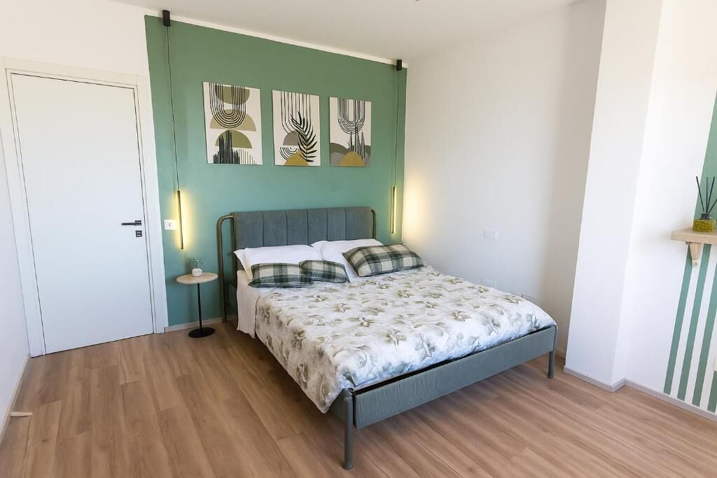 Blackout curtains, soundproofing, iron/ironing board, free WiFi