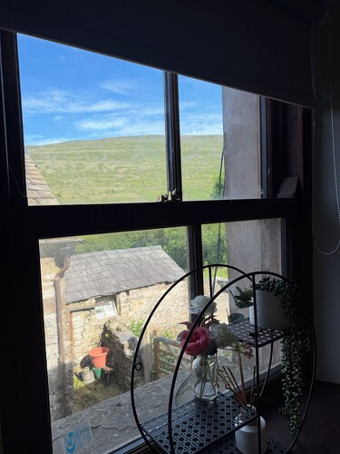 Studio flat, views of Whernside , perfect base for exploring the Yorkshire dales