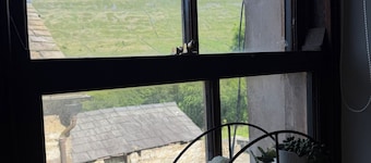 Studio flat, views of Whernside , perfect base for exploring the Yorkshire dales