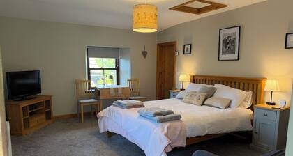 Studio flat, views of Whernside , perfect base for exploring the Yorkshire dales