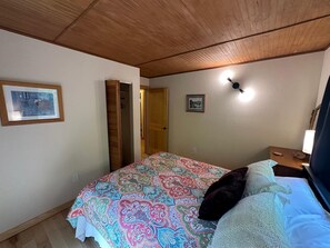 3 間睡房、熨斗/熨衫板、免費 Wi-Fi、床單