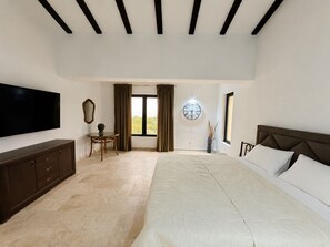 4 bedrooms, in-room safe, desk, iron/ironing board