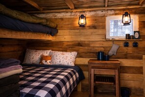 Bed sheets - Ash, the tiny cabin in the woods (Markdale)